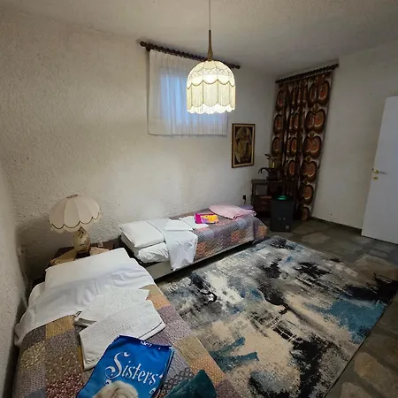 Beachfront Villa - 100M To Beach - Sleeps 10 Villa