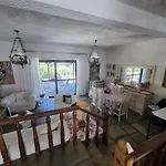 Beachfront - 100m To - Sleeps 10 别墅
