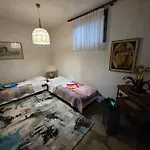 Beachfront - 100m To - Sleeps 10 *