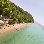 Beachfront - 100m To - Sleeps 10 别墅 希维利
