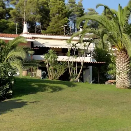 Villa Beachfront 100m From Sea For Up To 10 Guests