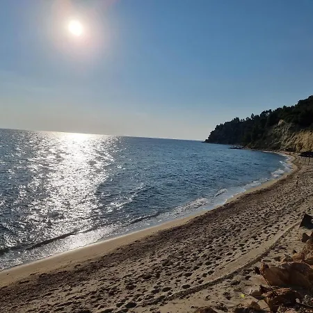 Beachfront - 100m To - Sleeps 10 Villa Siviri