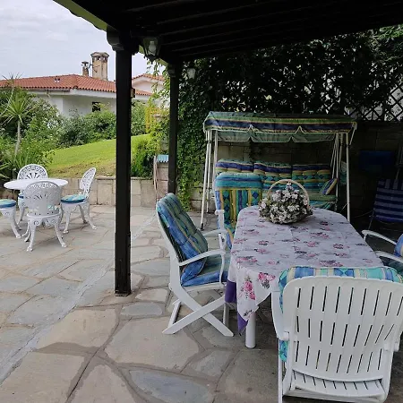 Villa Beachfront - 100m To - Sleeps 10 Siviri