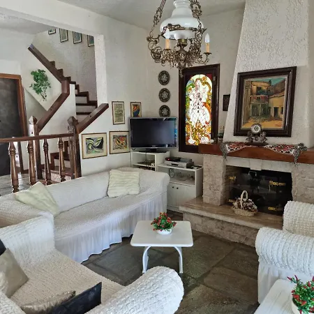 Villa Beachfront 100m From Sea For Up To 10 Guests *