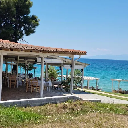 Villa Beachfront 100m From Sea For Up To 10 Guests