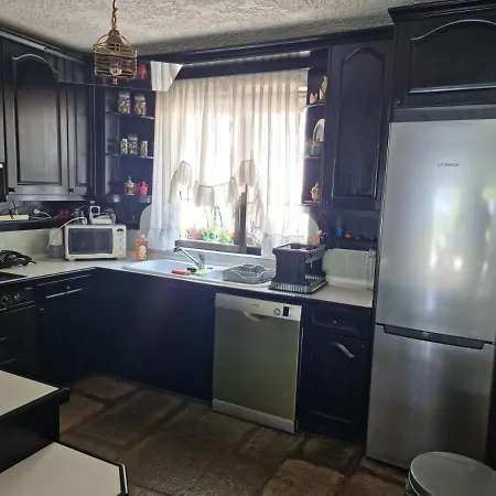 וילה Beachfront Villa - 100M To Beach - Sleeps 10 סיווירי