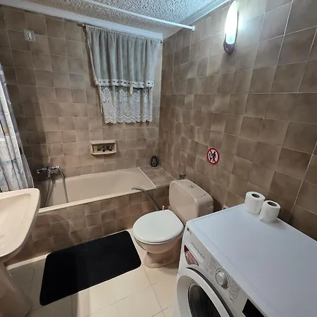 Villa Beachfront - 100m To - Sleeps 10 Siviri