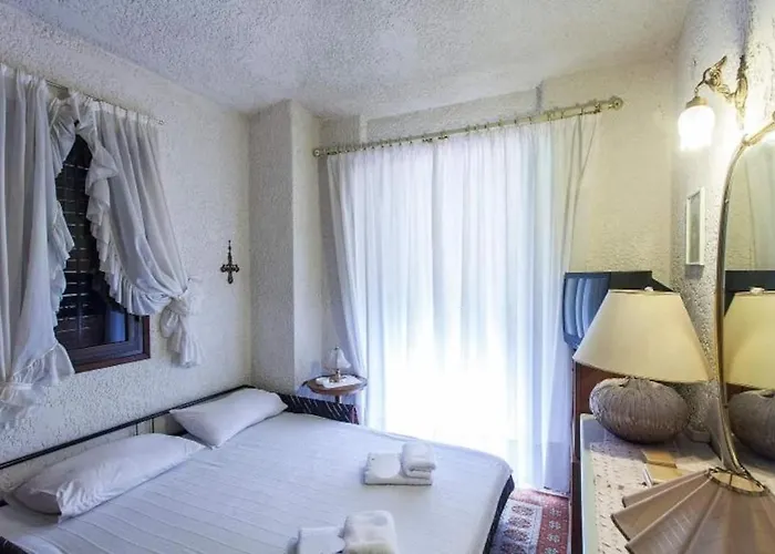 Beachfront - 100m To - Sleeps 10 * Siviri