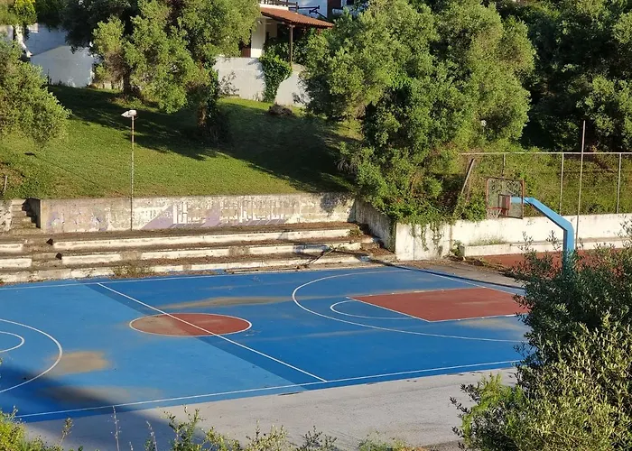 Villa Beachfront - 100m To - Sleeps 10 Siviri