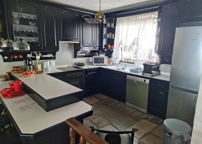 Beachfront - 100m To - Sleeps 10 Siviri