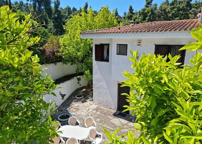 Villa Beachfront - 100m To - Sleeps 10 Siviri