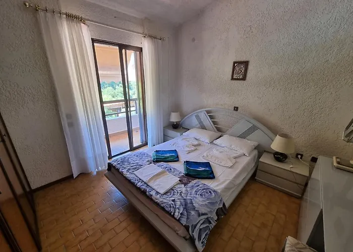 Villa Beachfront - 100m To - Sleeps 10 Siviri