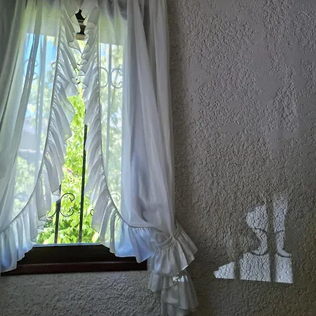 Beachfront - 100m To - Sleeps 10 Siviri