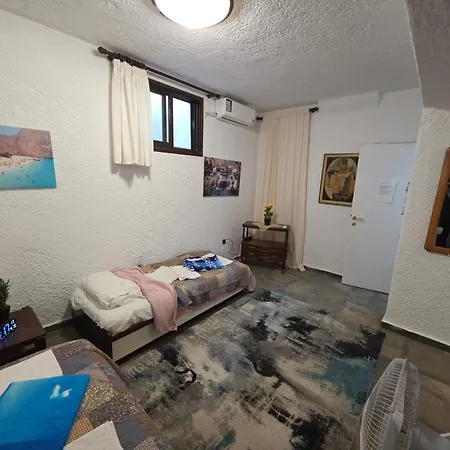 Beachfront - 100m To - Sleeps 10 Villa Siviri